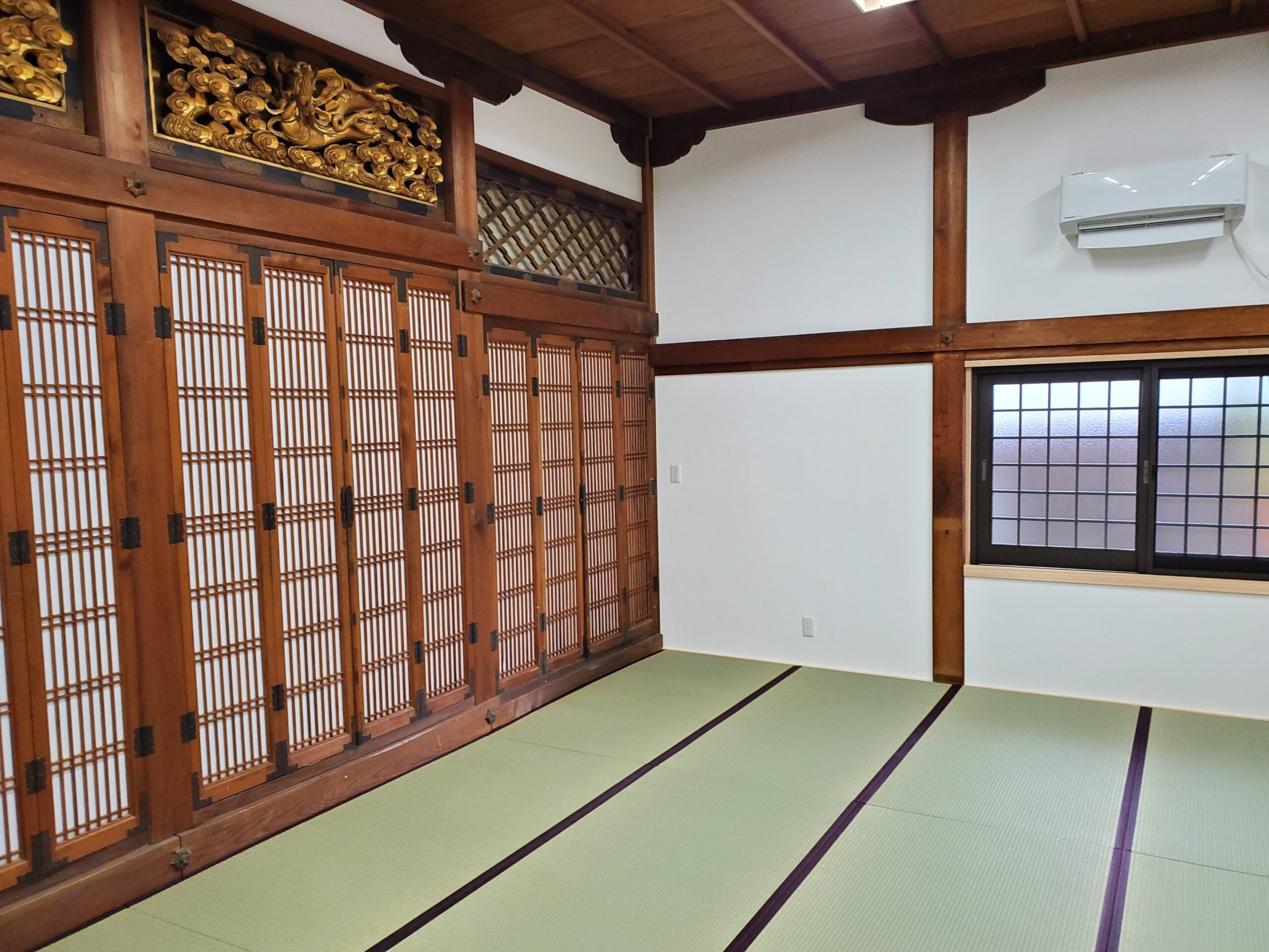 お寺のリフォーム-窓枠とサッシ