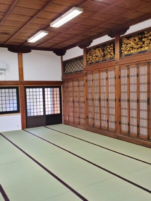 お寺のリフォーム-窓枠とサッシ2 お寺のリフォーム-窓枠とサッシ2